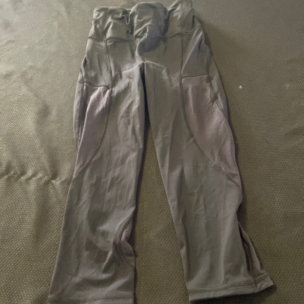 LuLuLemon Black Work out leggings. Size 2 Preowned.